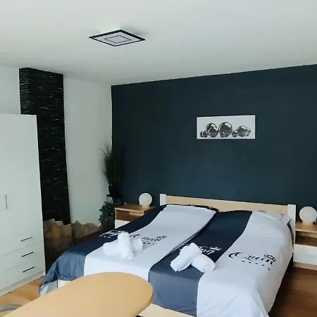Moonlight Apartman-premium Lakosztaly Шарошпатак
