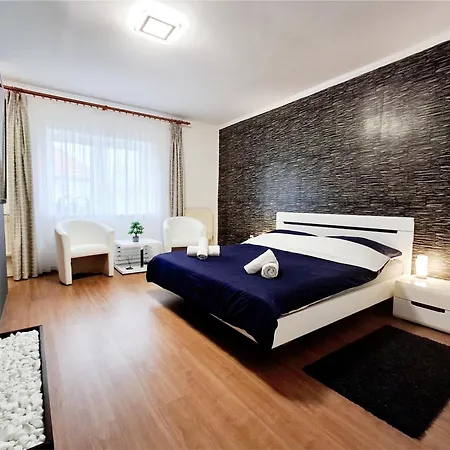 ゲストハウス Moonlight Apartman-premium Lakosztaly