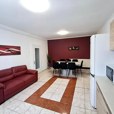 Гостевой дом Moonlight Apartman-premium Lakosztaly Шарошпатак