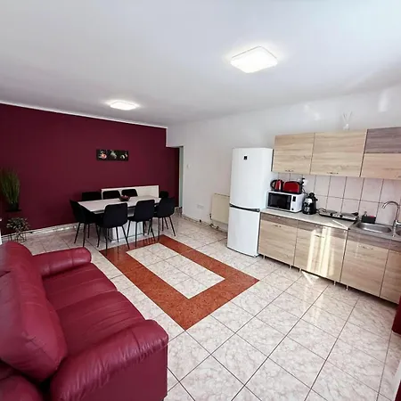 Гостевой дом Moonlight Apartman-premium Lakosztaly Шарошпатак