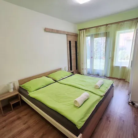 Moonlight Apartman-premium Lakosztaly Гостевой дом Шарошпатак